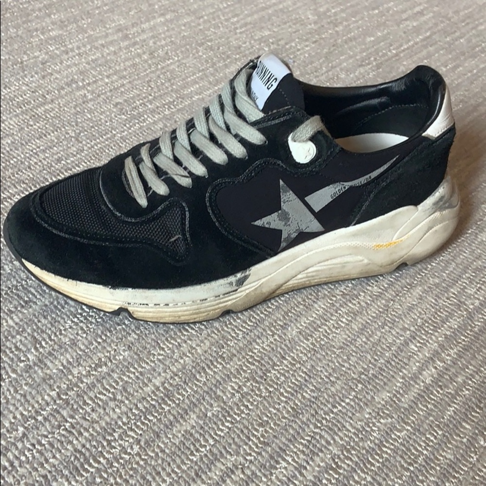 Black golden goose sneaker size 37!